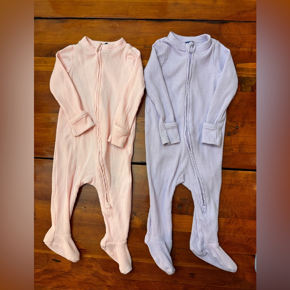 Old Navy Kids Ribbed Sleep and Play 2 way zip Footies - Pink and Lavender